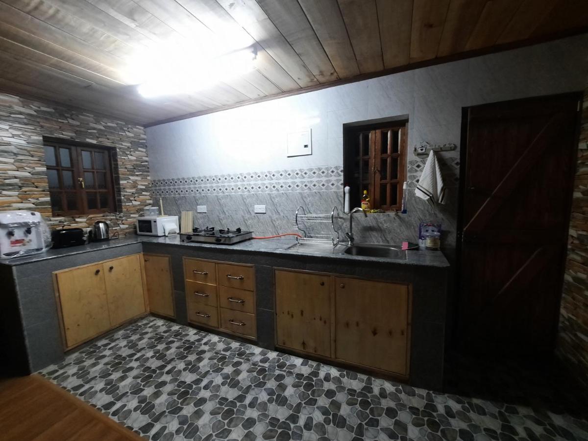 شقة The Wonky House Timau المظهر الخارجي الصورة